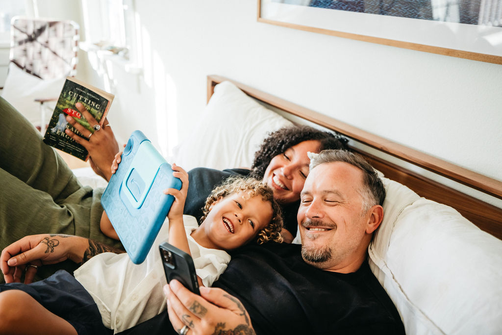 Photographer and director Alexa Miller photographs a lifestyle family session 