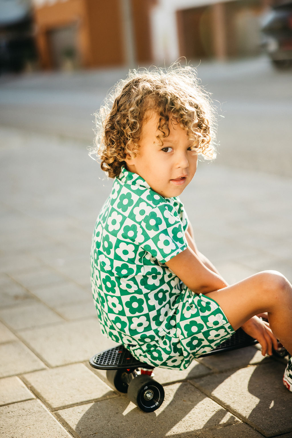 Photographer and director Alexa Miller photographs a lifestyle family session 