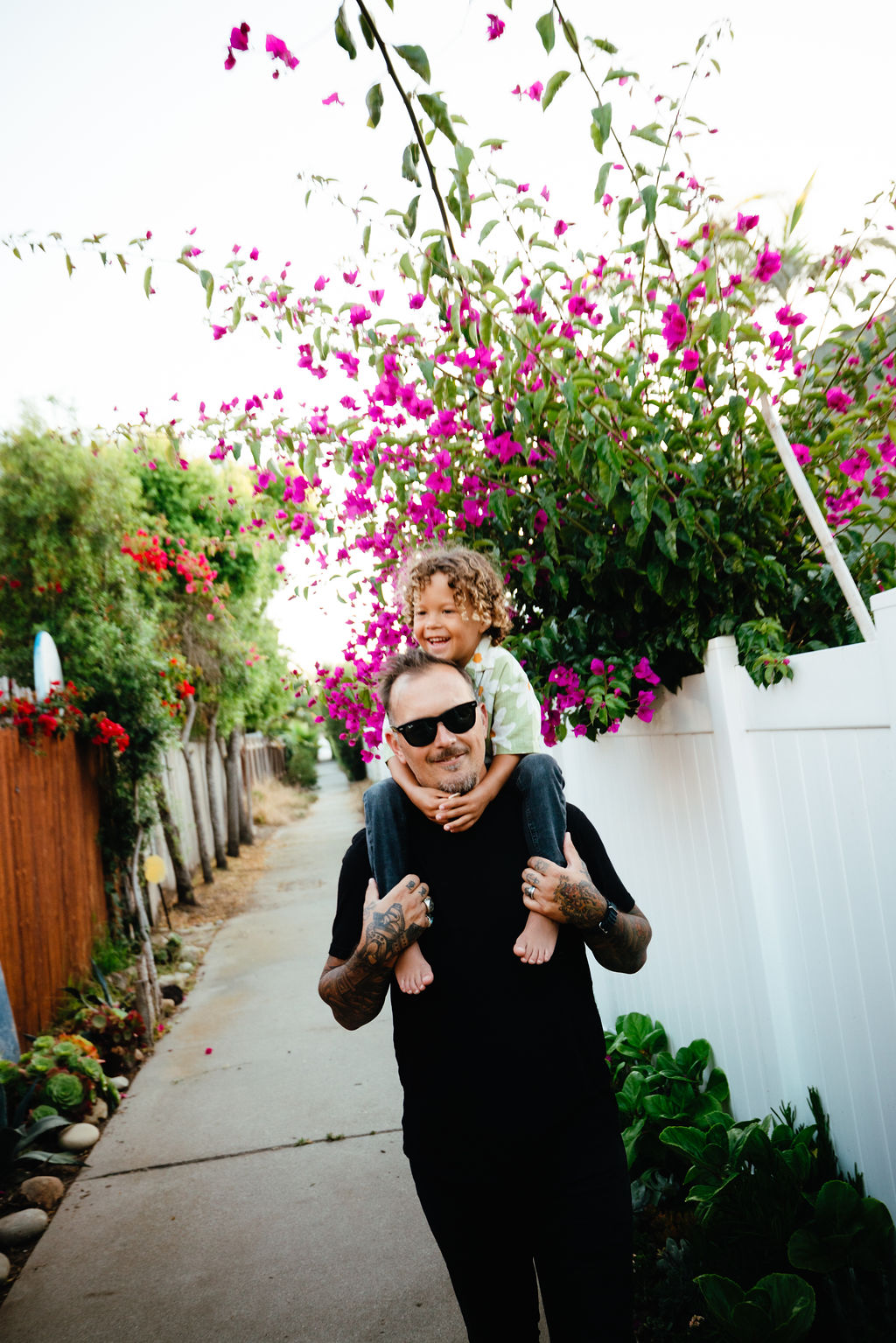 Photographer and director Alexa Miller photographs a lifestyle family session 