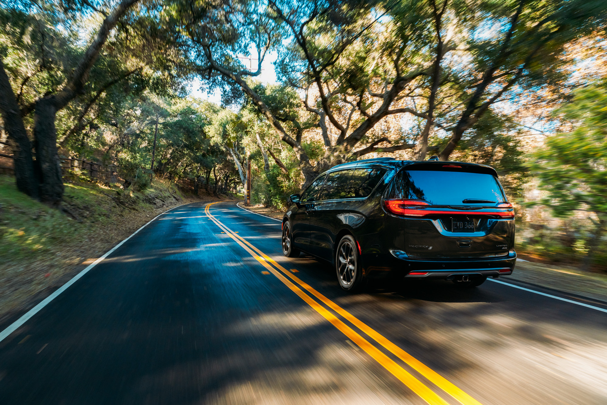 Los Angeles commercial photographer Caleb Kuhl's lifestyle car photography for Chrysler Pacifica